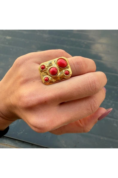 nesdesign Çelik Dikdörtgen Plaka Üzerine Gömme Kırmızı Taşlı Ayarlanabilir Yüzük ürün görseli 1