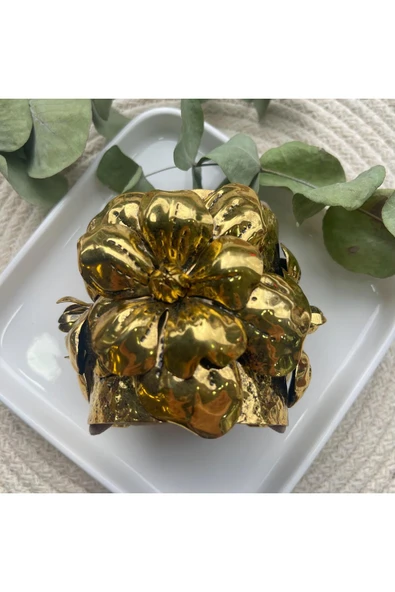 nesdesign ZR Çiçek Desenli Gold Bileklik ürün görseli 1