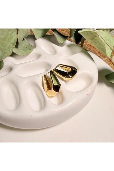 nesdesign 14K Özel Seri Kare Model Şık Küpe ürün görseli 1