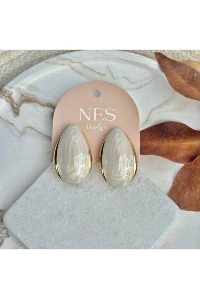 nesdesign Altın Detaylı Ekru Simli Damla Model Küpe ürün görseli 1