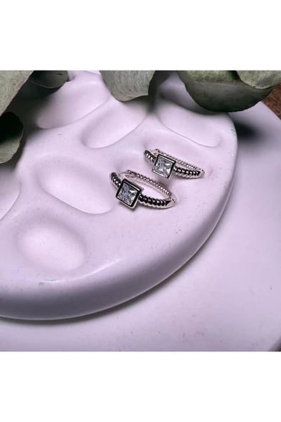 nesdesign 14K Özel Seri Kare Taşlı İnce Halka Küpe ürün görseli 1