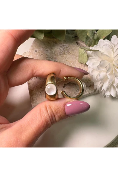 nesdesign Çelik Beyaz Yuvarlak Taşlı Çizgili Küpe - Resim 3