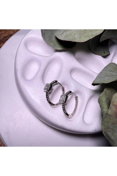 nesdesign 14K Özel Seri Kare Taşlı İnce Halka Küpe - Resim 2