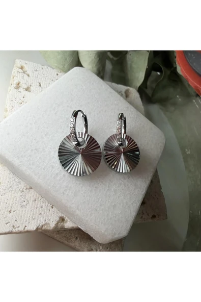 nesdesign Çelik Taşlı Yuvarlak Dövme Pullu Küpe (Gümüş Renk) - Resim 2