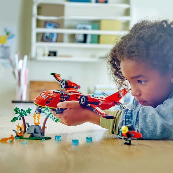 City İtfaiye Kurtarma Uçağı 60413 - Resim 3