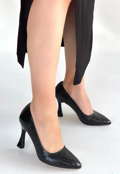 Merio Siyah Baskılı Rugan Topuklu Ayakkabı ürün görseli 1