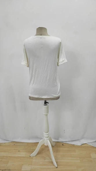 Kadın Kısa Kollu V Yakalı şerit Detaylı Viskon Bluz - Resim 6