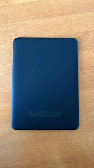 Amazon Kindle Touch Kids (2022) 16GB - 6” - Space Whale (Outlet) - Resim 2