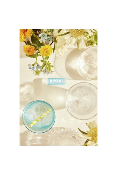 Nivea Bakım Yapan Dudak Bakım Kremi Hydro Care SPF15 4,8 gr - Resim 4
