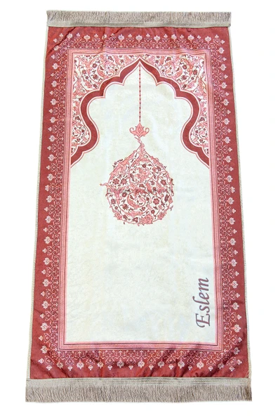 Nakış İşlemeli İsimli Kadife İpek Dokulu Mihrap Desenli Keseli İnci Tesbihli Seccade Kırmızı - Resim 7