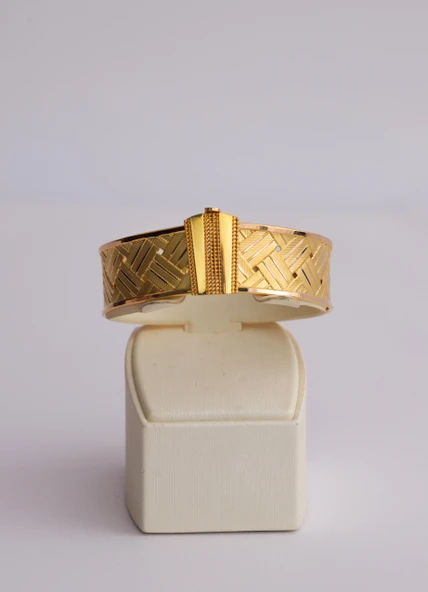 Nar-in Altın Mücevherat Hasır Örgü Desenli Modern Altın Kelepçe 18 ürün görseli 1