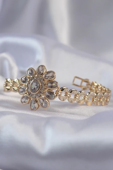 Pirinç Gold Renk İri Zirkon Taşlı Çiçek Figürlü Bileklik - TJ-BB6141 - Resim 2