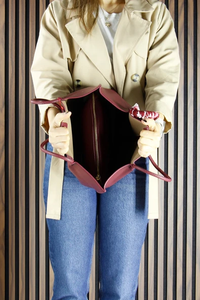 Erkan Saçmacı Bordo Vegan Manyetik Kapaklı Büyük Boy Günlük Omuz Çantası ve Askılı El Çantası - Resim 5