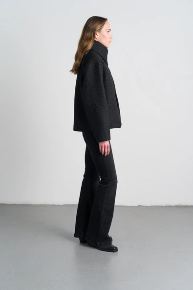 Düğmeli Cepli Atkılı Kaban - Resim 2