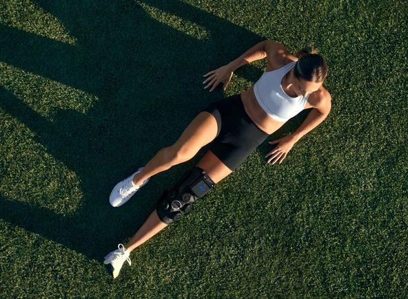 Hyperice Contrast 2 Knee Akıllı Diz Kontrast Terapi ve Kompresyon Cihazı - Resim 6