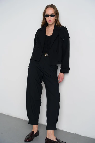 Siyah Kruvaze Kısa Kaban ürün görseli 1