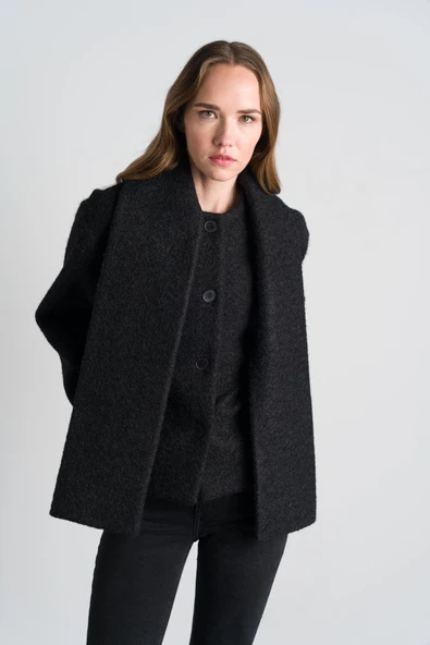 Düğmeli Cepli Atkılı Kaban - Resim 3