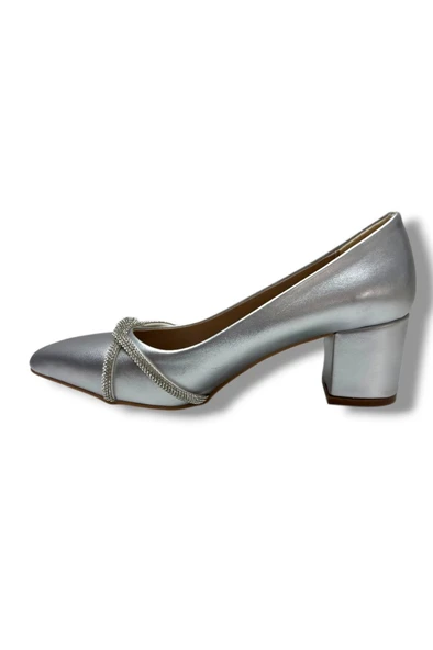 C-Shoes CV138-26 Cilt Deri Burgu Taşlı Kalın Topuk Kadın Ayakkabı - Resim 3