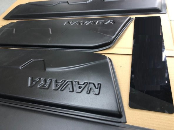 Nissan Navara Kapı Kaplama Seti 4 Parça 2015-