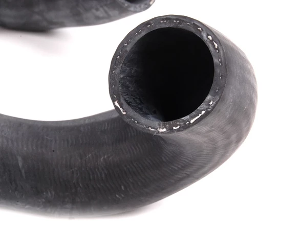 BMW E28 E30 VE E34 M20 MOTOR TERMOSTAT HORTUMU 11531287651 ürün görseli