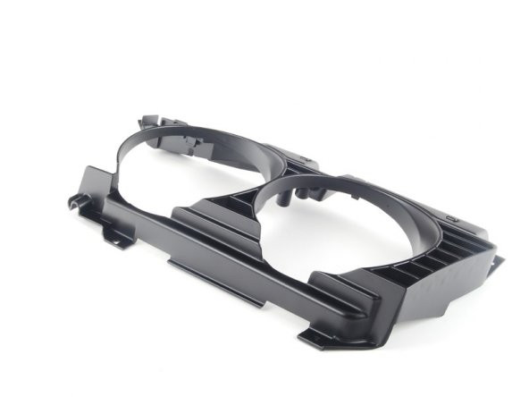 BMW E34 YENİ MODEL SOL FAR ÇERÇEVESİ 51138186441