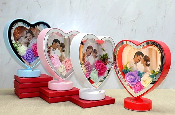 Kişiye Özel Fotoğraf Alanlı Kalpli Led Çerçeve Model 2 ürün görseli 1