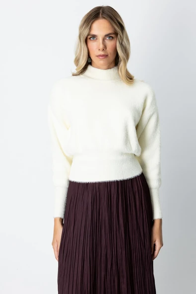 Dik Yaka Peluş Kazak On ürün görseli 1