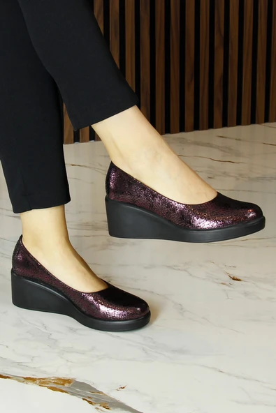 Erkan Saçmacı Mabel Bordo Yılan Hakiki Dana Derisi Yuvarlak Burun Dolgu Topuklu Günlük Ayakkabı ürün görseli 1