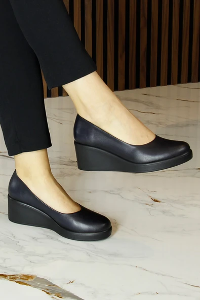 Erkan Saçmacı Mabel Lacivert Hakiki Dana Derisi Yuvarlak Burun Dolgu Topuklu Günlük Ayakkabı ürün görseli 1