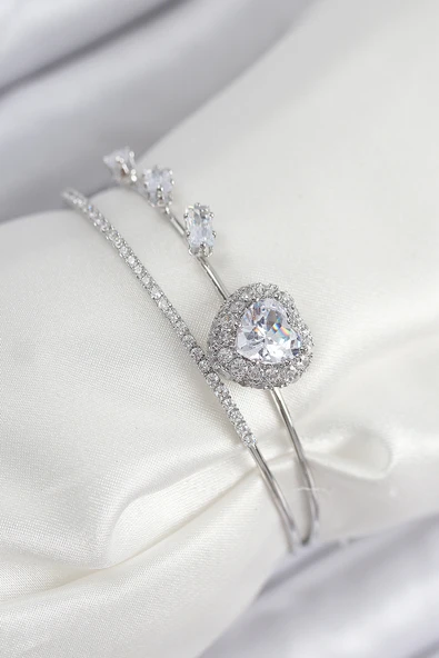 Pirinç Zirkon Taşlı Kalp Model Gümüş Renk Kadın Bileklik - TJ-BB7856 ürün görseli 1