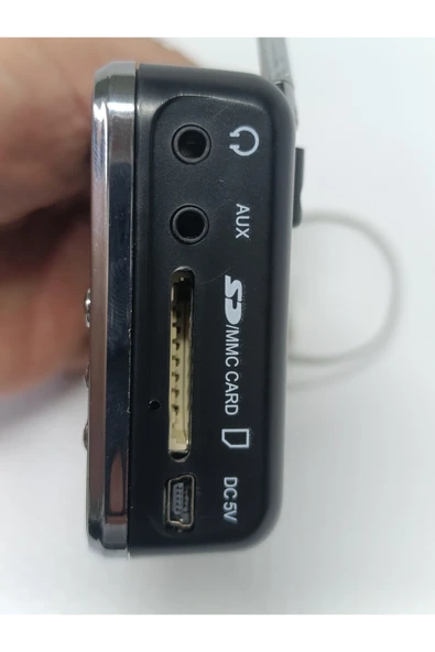 KOPYA - Player L-938 Usb Şarjlı Fm Radyo Mp3 Çalar Kırmızı - Resim 3