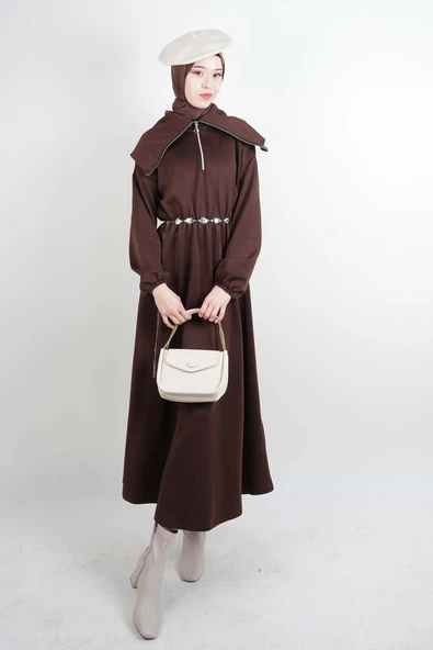 Tesettür Elbise Geniş Fermuar Yakalı Bel Lastikli Scuba Elbise Kahverengi ürün görseli 1