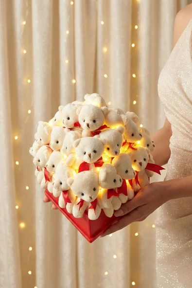 Aşka Özel Elit Seri: Kalp Tasarım Kutusunda, LED Işıklı 32'li Işıltılı Aşk Tılsımı Özel Seri Beyaz Peluş Ayıcık Buketi - Resim 4