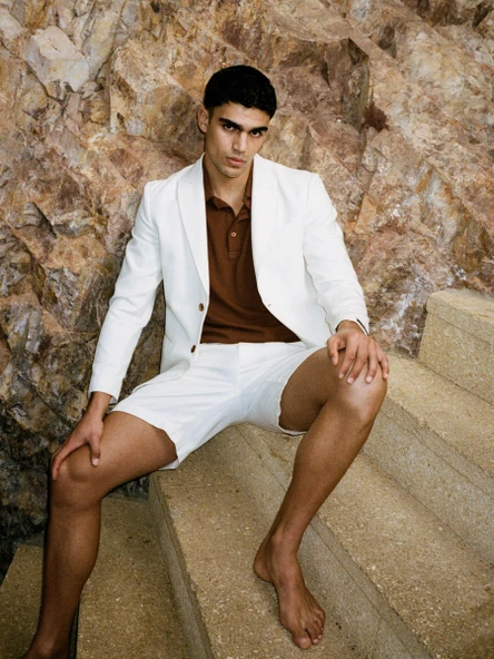 Sisley   %100 Pamuk Yırtmaç Detaylı Regular Fit Bermuda Şort Erkek Krem Şort - 325P4GJ0S9018 - Resim 4