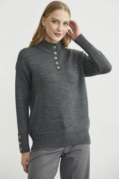 Dik Yaka Düğme Detaylı Yünlü Triko Kazak - Koyu Gri - Resim 4