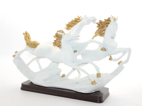 Polyester 3'lü Şahlanmış At Figürü ürün görseli 1