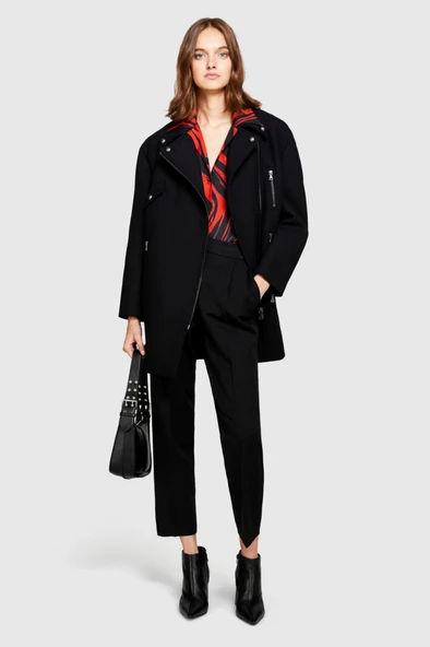 %100 Viskoz Desenli Gömlek V Yaka Saten Gömlek Kadın Siyah Gömlek - 323A53CRLQ05U - Resim 11