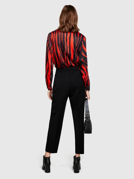 %100 Viskoz Desenli Gömlek V Yaka Saten Gömlek Kadın Siyah Gömlek - 323A53CRLQ05U - Resim 3