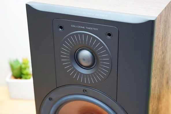 Dali Opticon 2 MK2 Raf Tipi Hoparlör Tobacco Renk - Resim 9