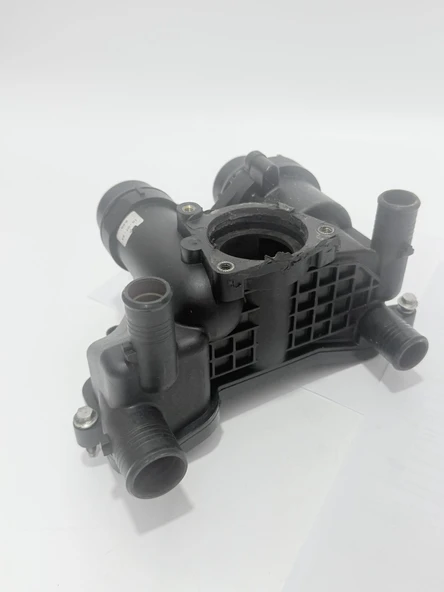 Range Rover 4.4 TDV8 Termostat Gövdesi AL3Q‑9K478‑DD (Çıkma Parça) - Resim 3