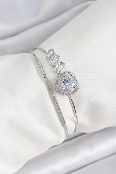 Pirinç Gümüş Renk Kalpli Zirkon Taşlı Kadın Bileklik - TJ-BB7065 ürün görseli 1