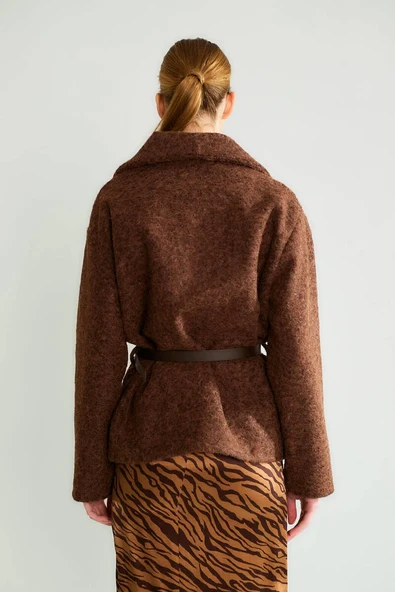 Kemerli Dokulu Şal Yakalı Kısa Kaban - Resim 8