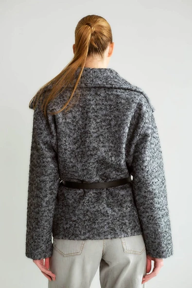 Kemerli Dokulu Şal Yakalı Kısa Kaban - Resim 4