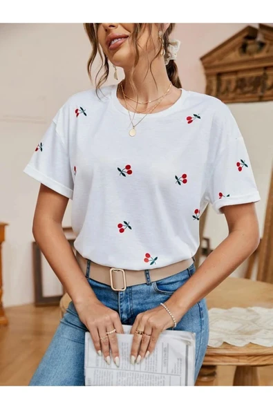TexKid Kiraz Baskılı Beyaz Standart Kesim Kadın Tişört ürün görseli 1