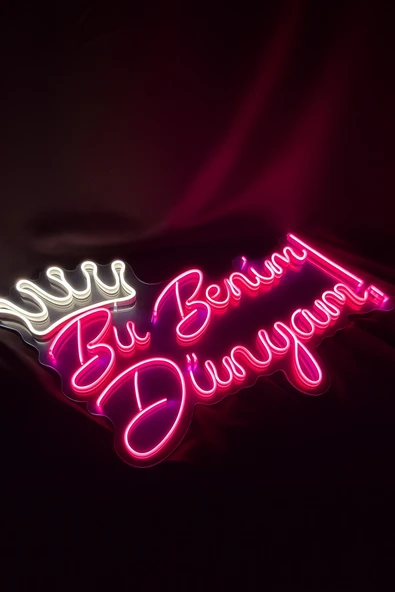 Magnetfoto Bu Benim Dünyam Yazılı Taç Figürlü Pembe Neon LED Işıklı Duvar Dekoru ürün görseli 1