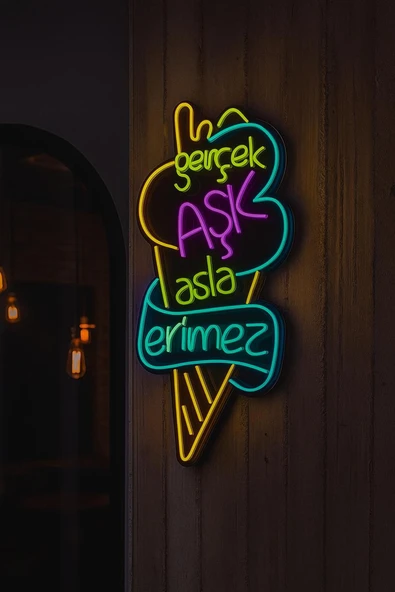 Magnetfoto Gerçek Aşk Asla Erimez Dondurma Tasarımlı LED Neon Işıklı Duvar Dekoru – Renkli Pleksi Tabela ürün görseli 1