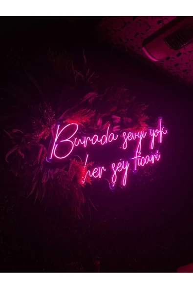 Magnetfoto “Burada Sevgi Yok Her Şey Ticari” LED Neon Tabela ürün görseli 1