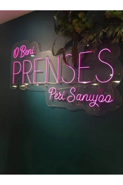 LUCENTRA NEON “O Beni Prenses Peri Sanıyor” Yazılı LED Neon 60x40 | Pleksi Tabanlı Dekoratif Neon Tabela - Resim 2