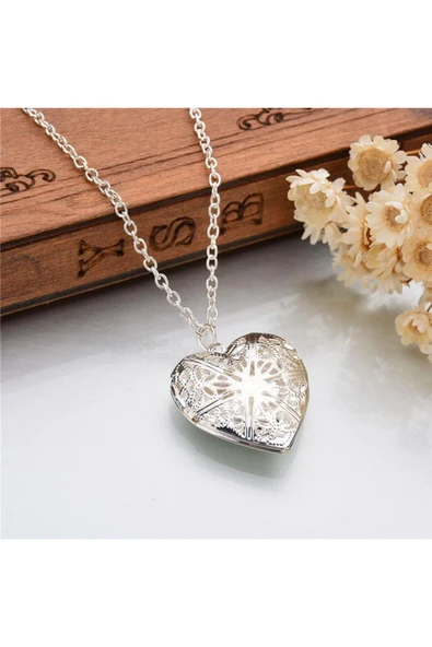 Fotoğraf Çerçeveli Kalp Kolye Gümüş Renk Hediyelik - Resim 4