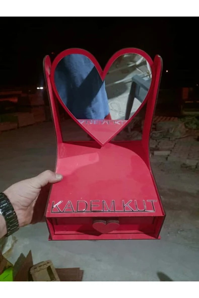 Kişiye Özel İsim Yazılı Ahşap Kırmızı Kalpli Ayna ve Çekmeceli Organizer Kutusu - Resim 2